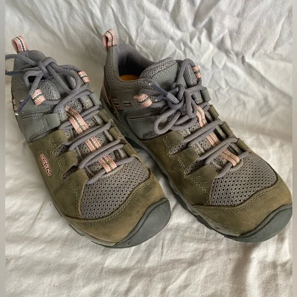 KEEN Women's Steens Vent Low Height Breathable Hike-Magenta